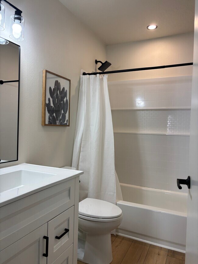 609 N Seven Peaks Blvd unit 18, Provo, UT 84606 - photo 2