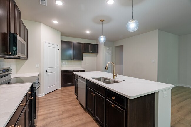 15730 Canoe Pointe Loop, Moseley, VA 23120 - photo 3