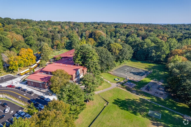 Silvermine Elementary School serves families living in the Broad River community.