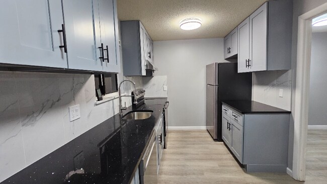 266 High Path Rd, Windsor, CT 06095 - photo 5