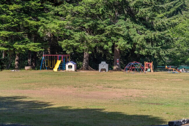 Brookings Harbor Christian School has outdoor areas for students to enjoy in Brookings.