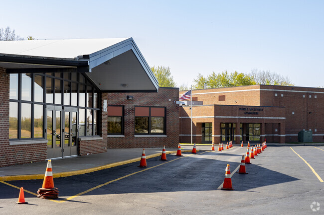 Sandridge Elementary School serves students from kindergarten to sixth grade in Lynwood, IL.