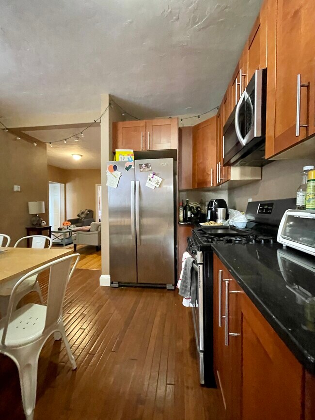 10 Glenville Ave unit 4, Allston, MA 02134 - photo 2