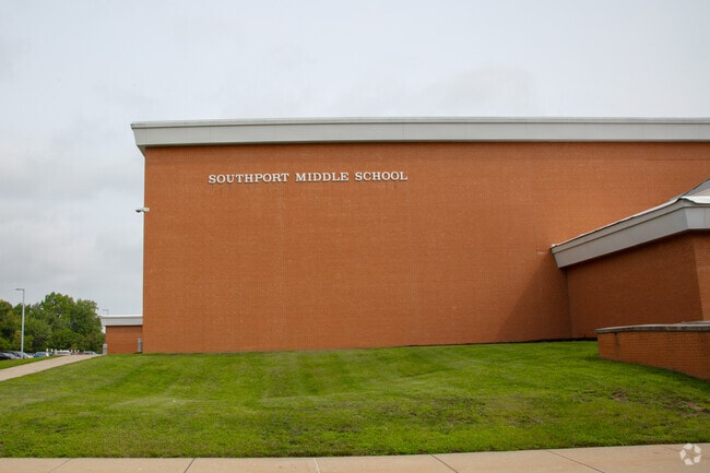 Southport Middle School teaches Homecroft students from grades 6-8.