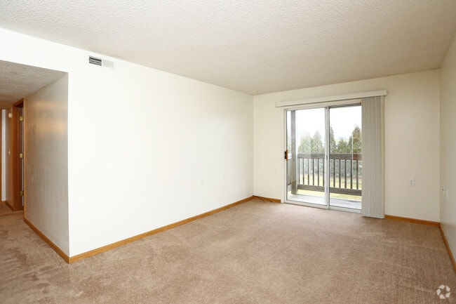 Raintree Apartments, Cedar Rapids, IA 52404 - photo 3