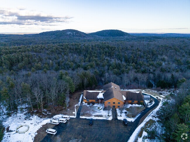 Longview School in Deerfield NH is a private, adventure-based school serving grades 8-12.