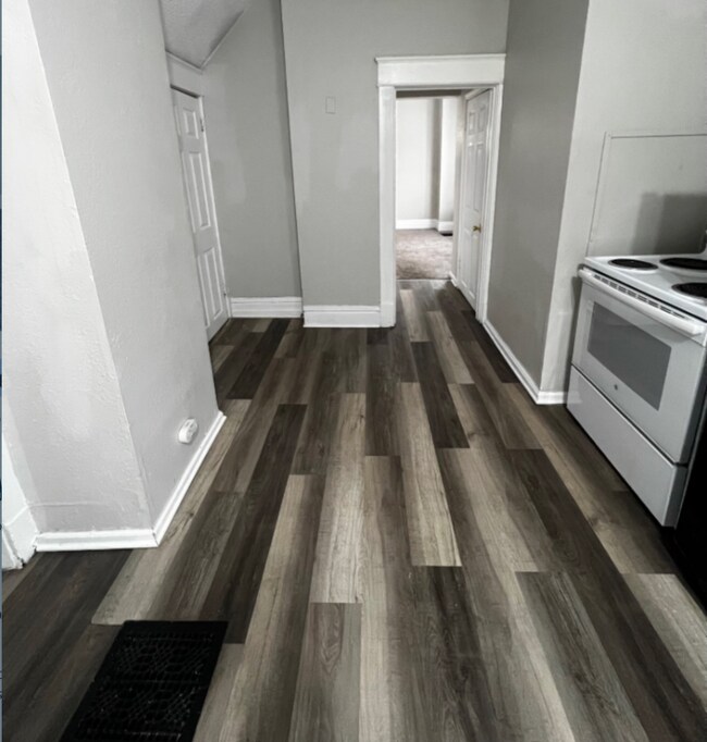 3534 Flora Ave, Kansas City, MO 64109 - photo 4