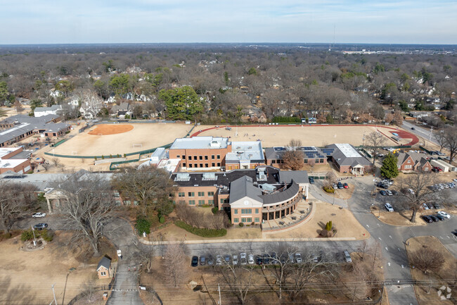 There is ample green space at St Agnes Academy-St Dominic School in Memphis.