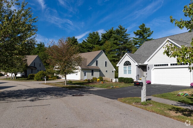 Homes on smaller, neighboring lots in East Kingston tend to sell from $400,000 to $800,000.