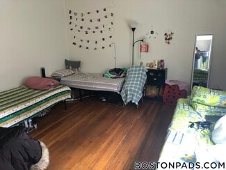 231 Park Dr Unit 29, Boston, MA 02215