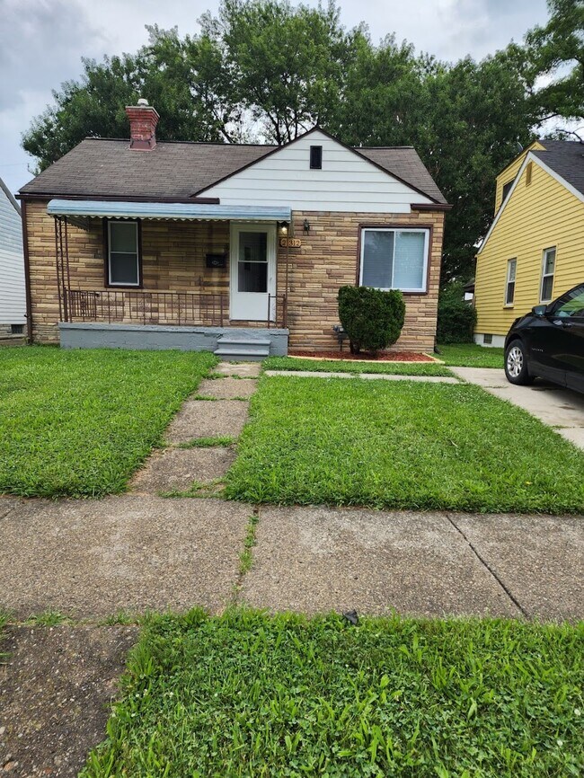 21312 Dexter Blvd, Warren, MI 48089