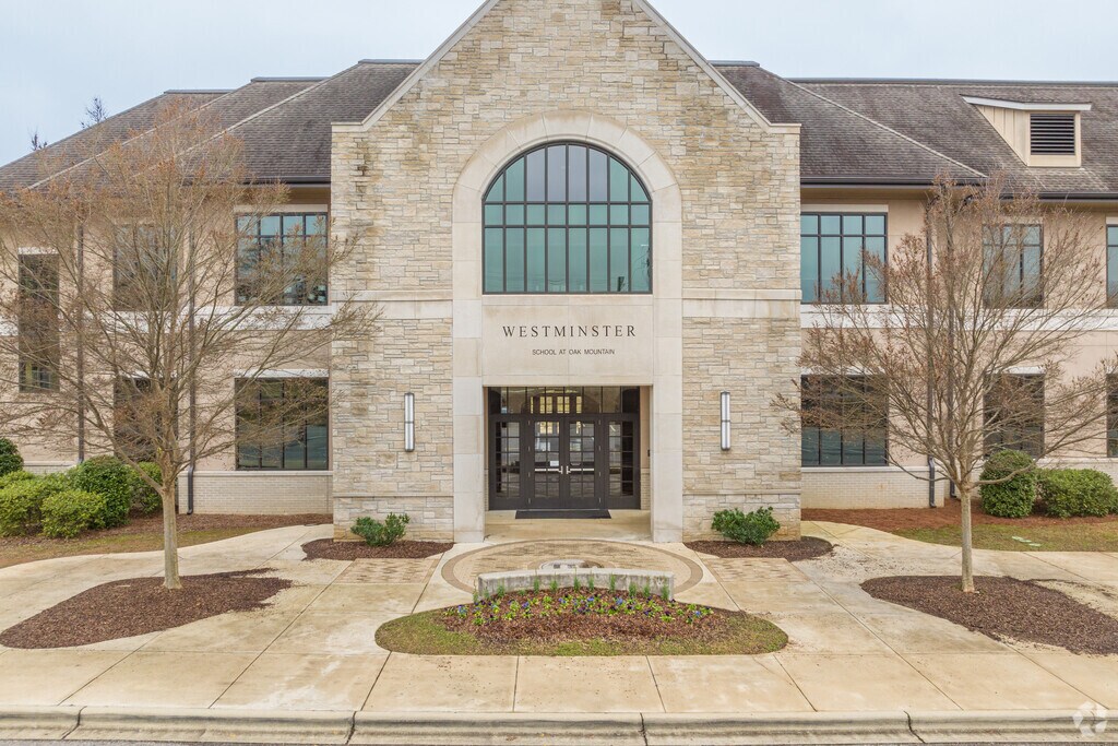 The Westminster School at Oak Mountain is located at 5080 Cahaba Valley Trace, Birmingham, AL.