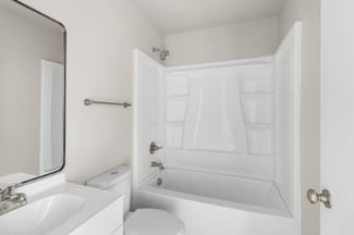 1217 Pineview St, Fayetteville, NC 28311