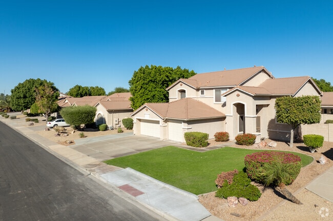 Newer traditional homes with stucco are common in Central Mesa.