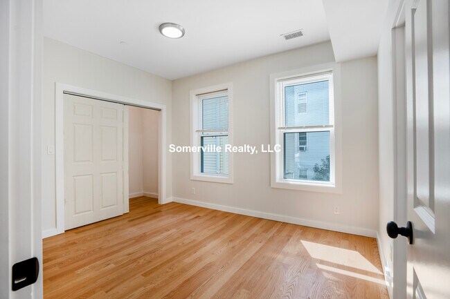 27 Linden St unit 2, Allston, MA 02134 - photo 6