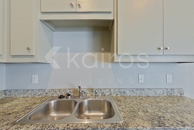 10005 W 20th St, Little Rock, AR 72205 - photo 6