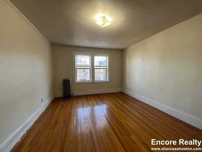 155 Summer St unit 3R, Somerville, MA 02143 - photo 3