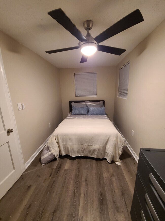 238 E 7th St unit 2, Jacksonville, FL 32206 - photo 6