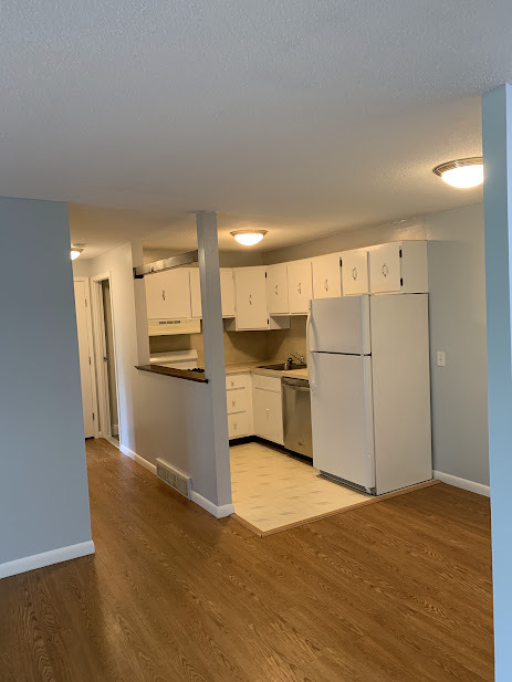 18 Surrey Dr unit 18, Newington, CT 06111 - photo 3