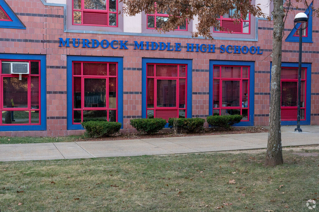 Murdock Middle/High School is a public middle/high school located in Winchendon.