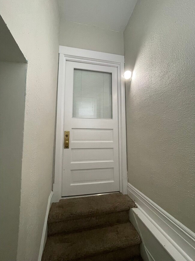 Door 2nd Unit