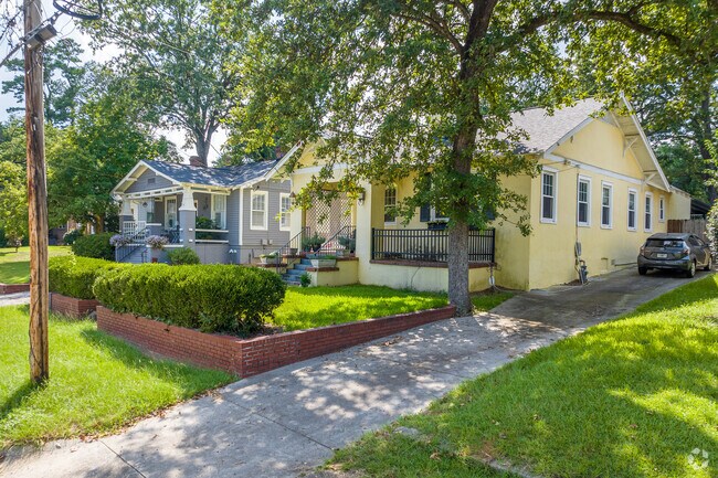 Rows of different styles of homes are found throughout the area of Midtown Augusta.
