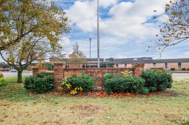 Wiley Post Elementary is the Putnam City School District.