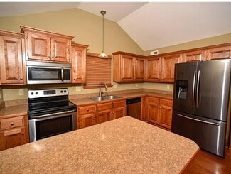 544 N Old Mill Rd, Independence, MO 64056