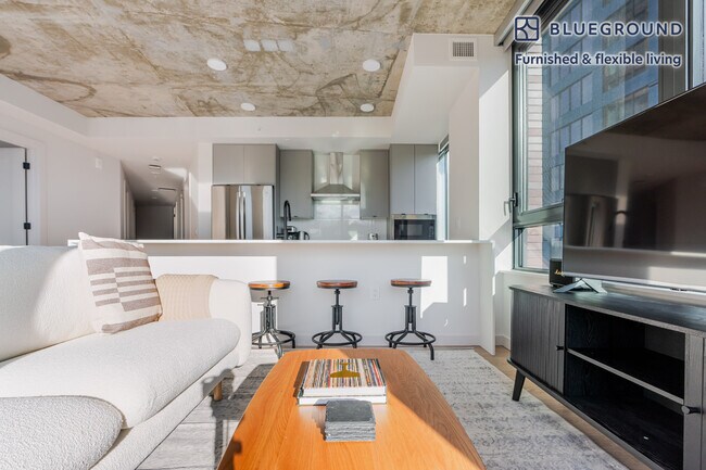 3030 Potomac Ave unit FL3-ID1031, Arlington, VA 22202 - photo 3