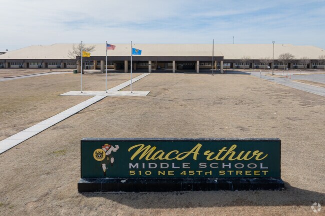 MacArthur Middle School near Sullivan Village earned a B from Niche for great education.