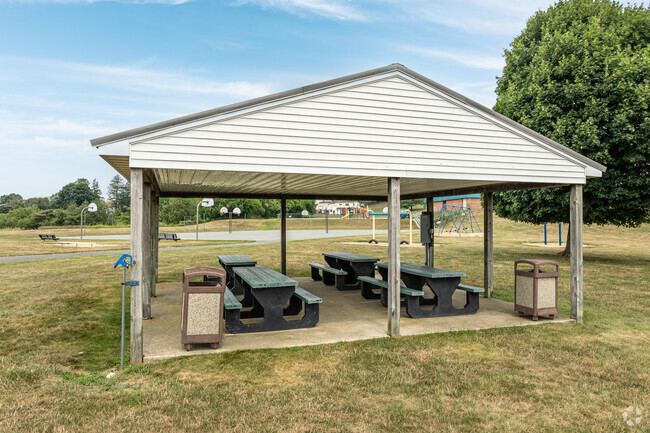 Pleasant View Elementary School students can choose to eat lunch outdoors under the pavilion.