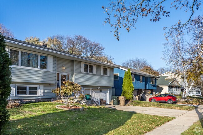 Greater Sandburg has a large selection of split-level homes as well.