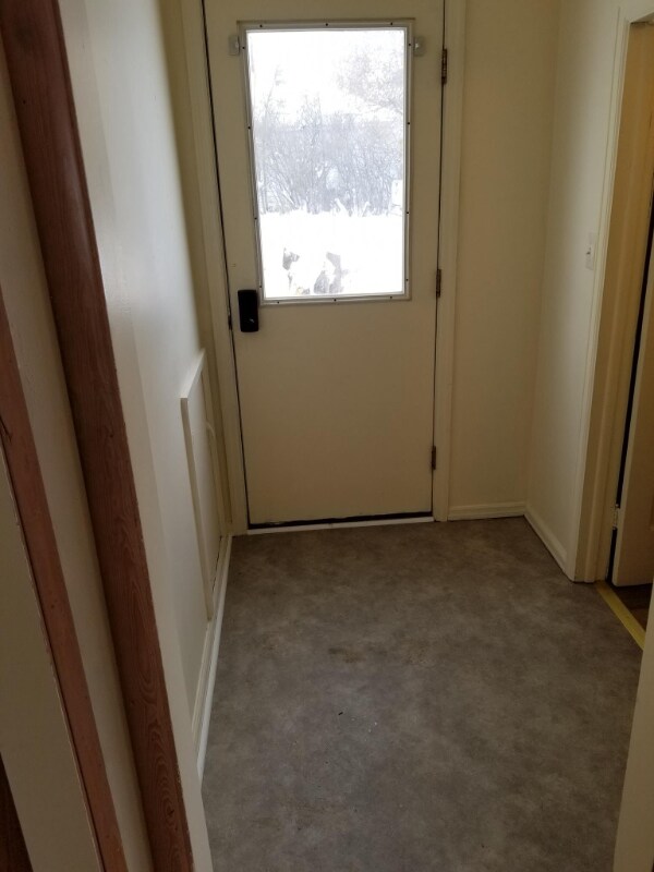 114 3rd Ave W, Culbertson, MT 59218 - photo 2