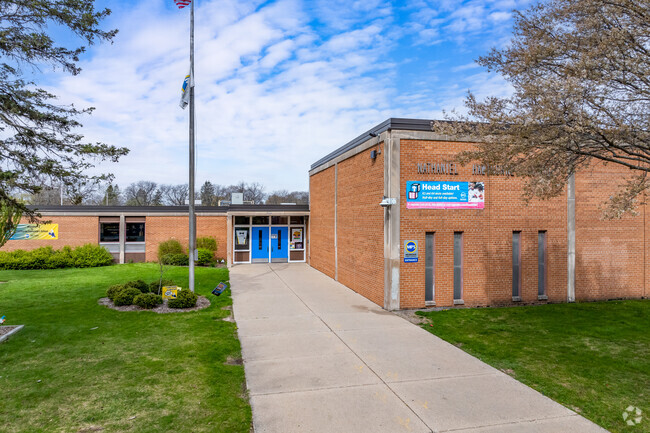 Hawthorne Elementary School in Town & Country Manor, has a student-teacher ratio of 12 to 1.