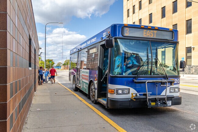 Walnut commuters can travel by MET bus in Waterloo.