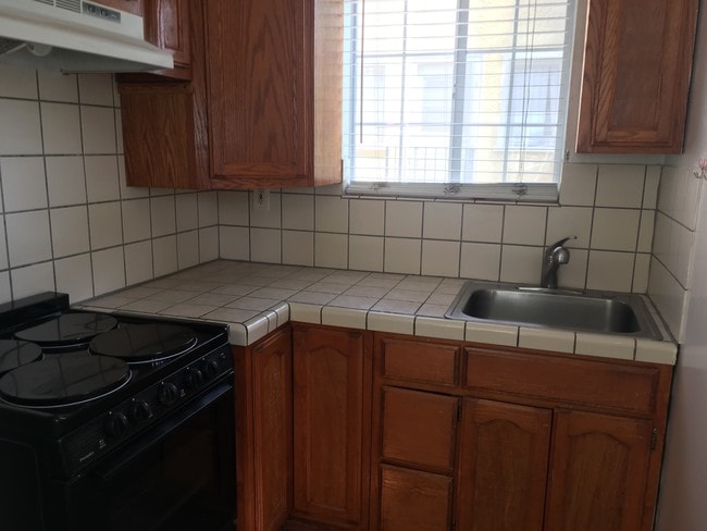 1117 E California Ave unit B, Glendale, CA 91206 - photo 3