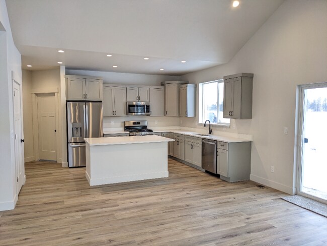 4039 Snowberry Ave, Kalispell, MT 59901 - photo 4