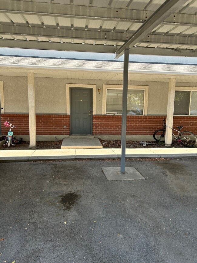 166 E 1800 N unit 2, North Logan, UT 84341 - photo 3