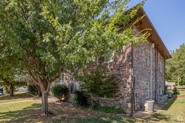 Ten15 at Hurd, Edmond, OK 73034 - photo 6