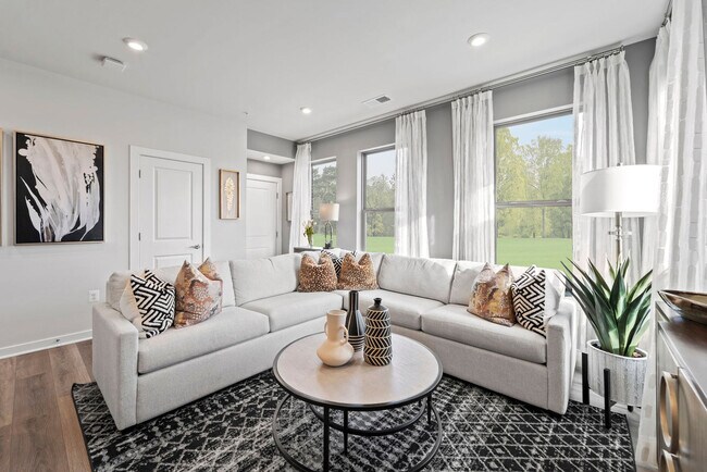 13500 Innovation Station Loop unit 36396544, Herndon, VA 20171 - photo 3