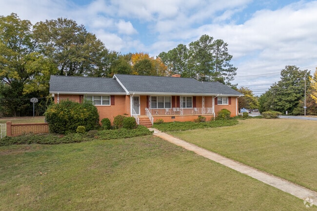 Traditional brick Ranch homes are one of the more popular homes styles in Beechwood.