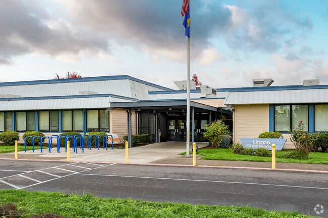 Students start their education journey at Lincoln Elementary School in Woodburn.