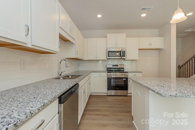 6024 Jasmine Branch Rd, Charlotte, NC 28216 - photo 4