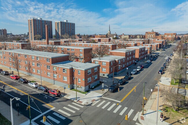 There are many apartments and townhomes in Heritage Crossing.