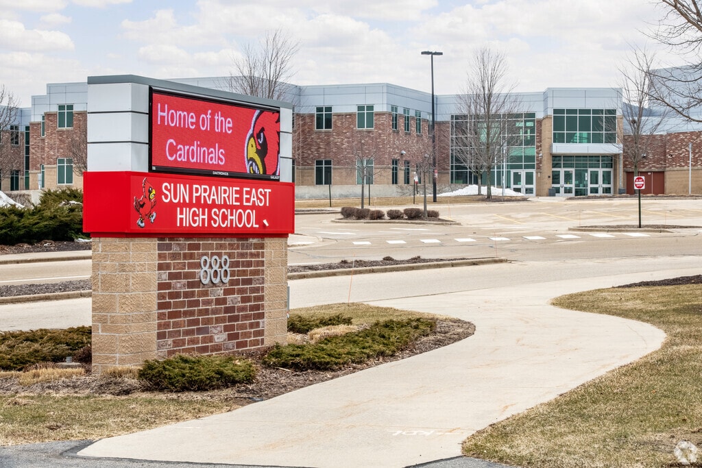 Entrance sign at Sun Prairie High School