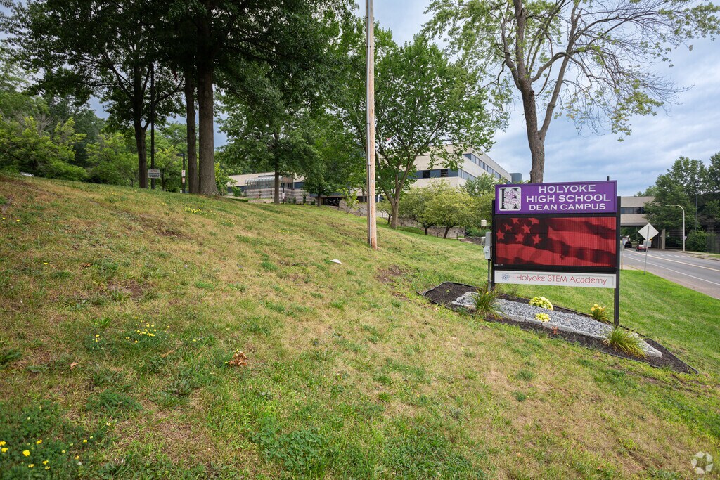 Holyoke STEM Academy
provides Holyoke students the necessary tools to get far ahead in life.
