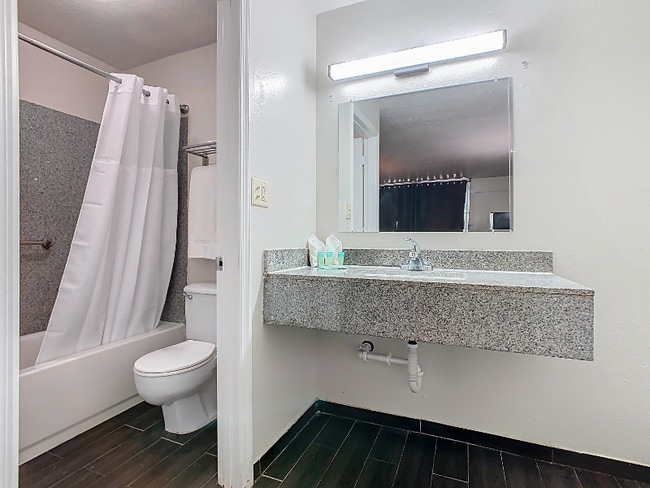 44199 Us-27 unit 282 Double Room, Davenport, FL 33897 - photo 3