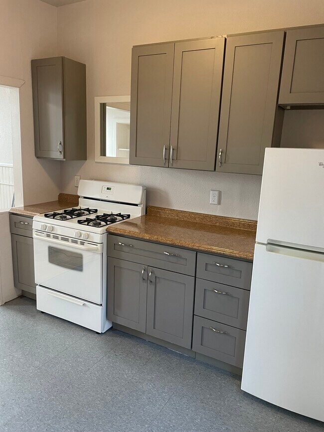 317 N 4th Ave W unit 317, Duluth, MN 55806 - photo 3