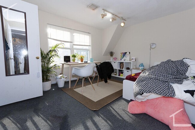 127 Glenville Ave unit 1, Allston, MA 02134 - photo 5