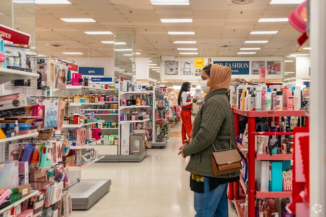 Find everything you need at Marshalls, conveniently located near Lincolnia Hills.